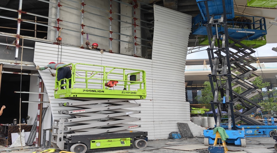 UHPC混凝土墻板施工中 UHPC混凝土墻板施工中