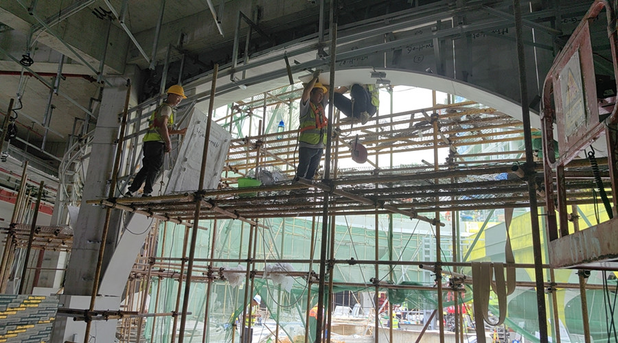 GRG異形構(gòu)件安裝中 GRG異形構(gòu)件安裝中