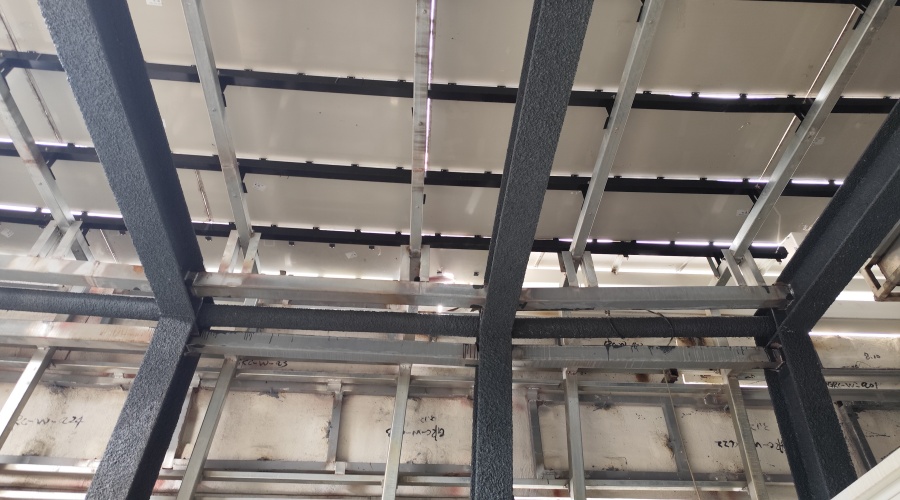 東莞大灣區(qū)大學GRC幕墻板火熱施工中