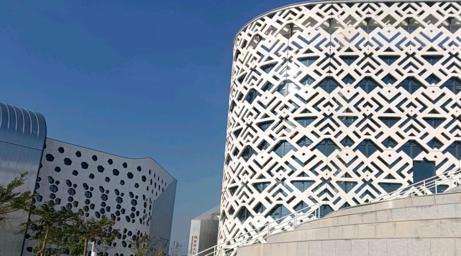 海南綜合體育館UHPC圖騰板完工落地工程案例 海南綜合體育館UHPC圖騰板完工落地工程案例