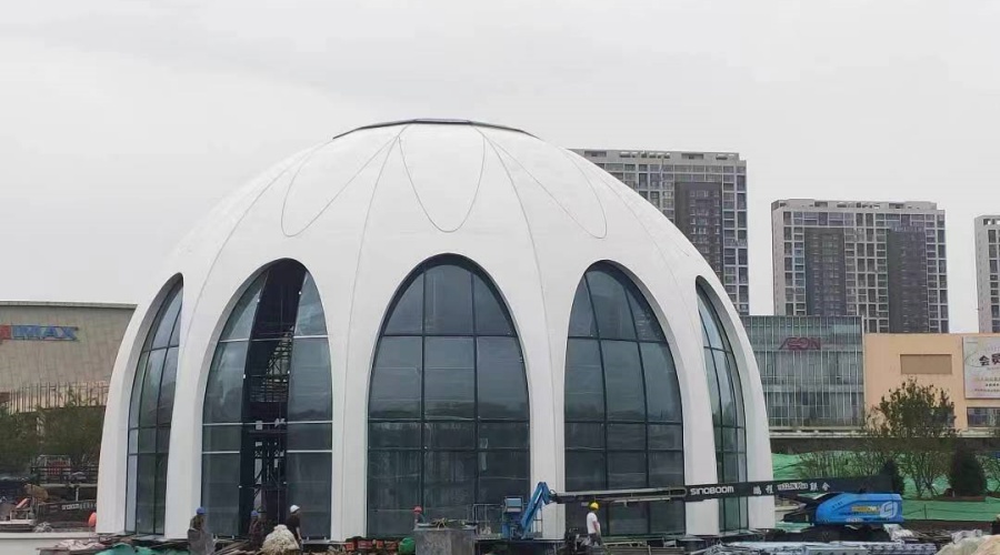 天津泰達(dá)時(shí)尚廣場(chǎng)UHPC幕墻板項(xiàng)目 天津泰達(dá)時(shí)尚廣場(chǎng)UHPC幕墻板項(xiàng)目