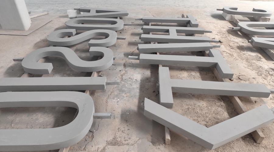 海南海口岸線UHPC坐凳與吧臺(tái)工程案例 海南海口岸線UHPC坐凳與吧臺(tái)工程案例