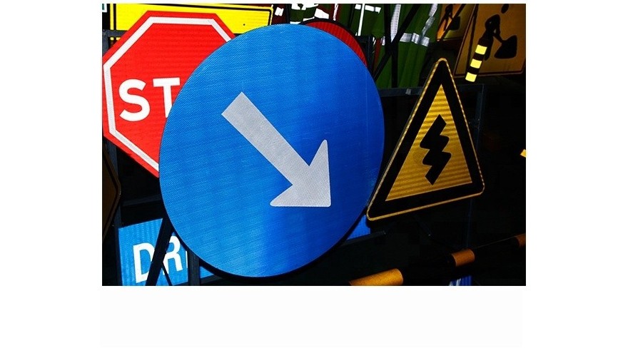 反光標牌的反光膜要刻字嗎？數(shù)碼打印免刻字反光膜【昆山玉寰】